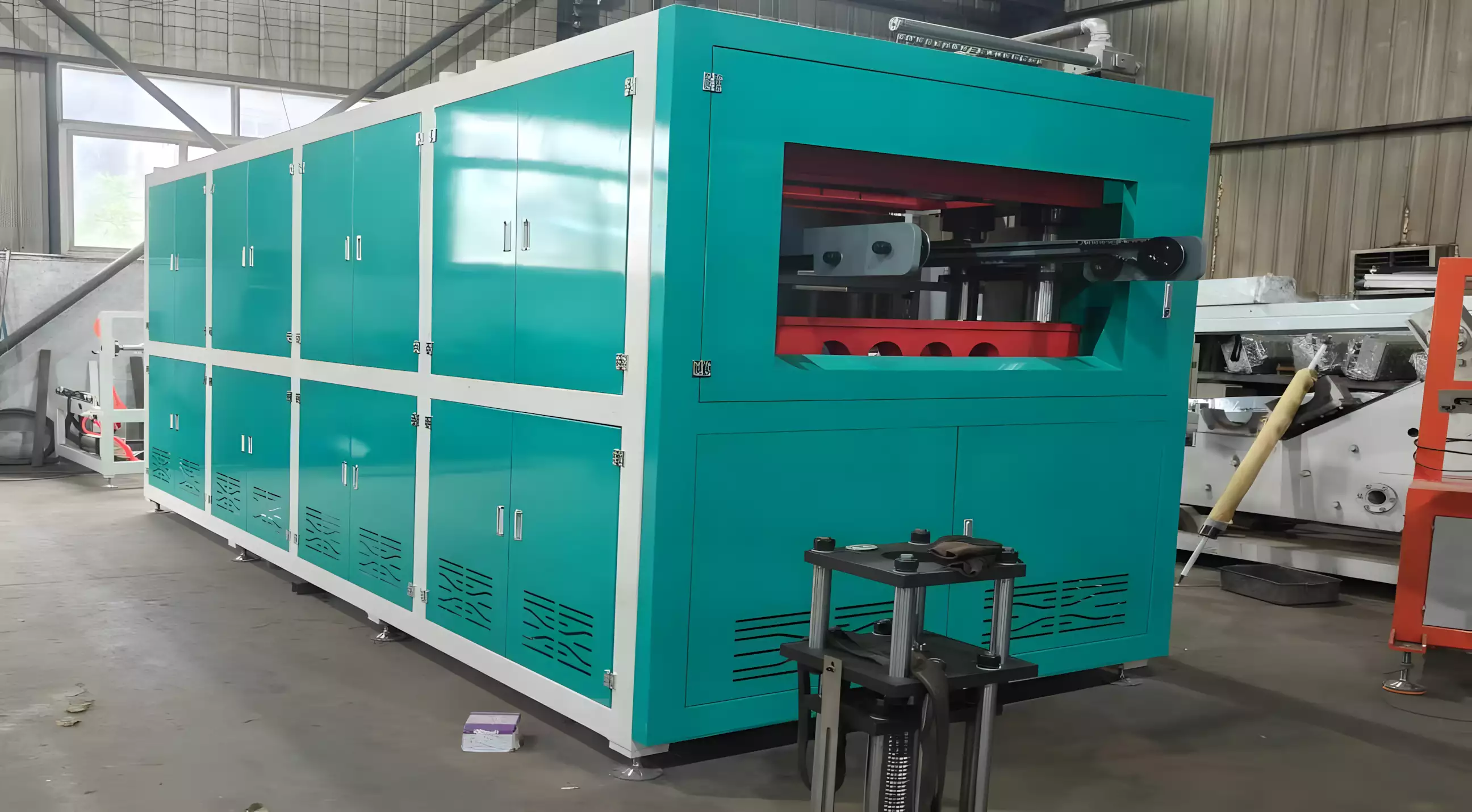 YX-750 Hydraulic Plastic Thermoforming Machine